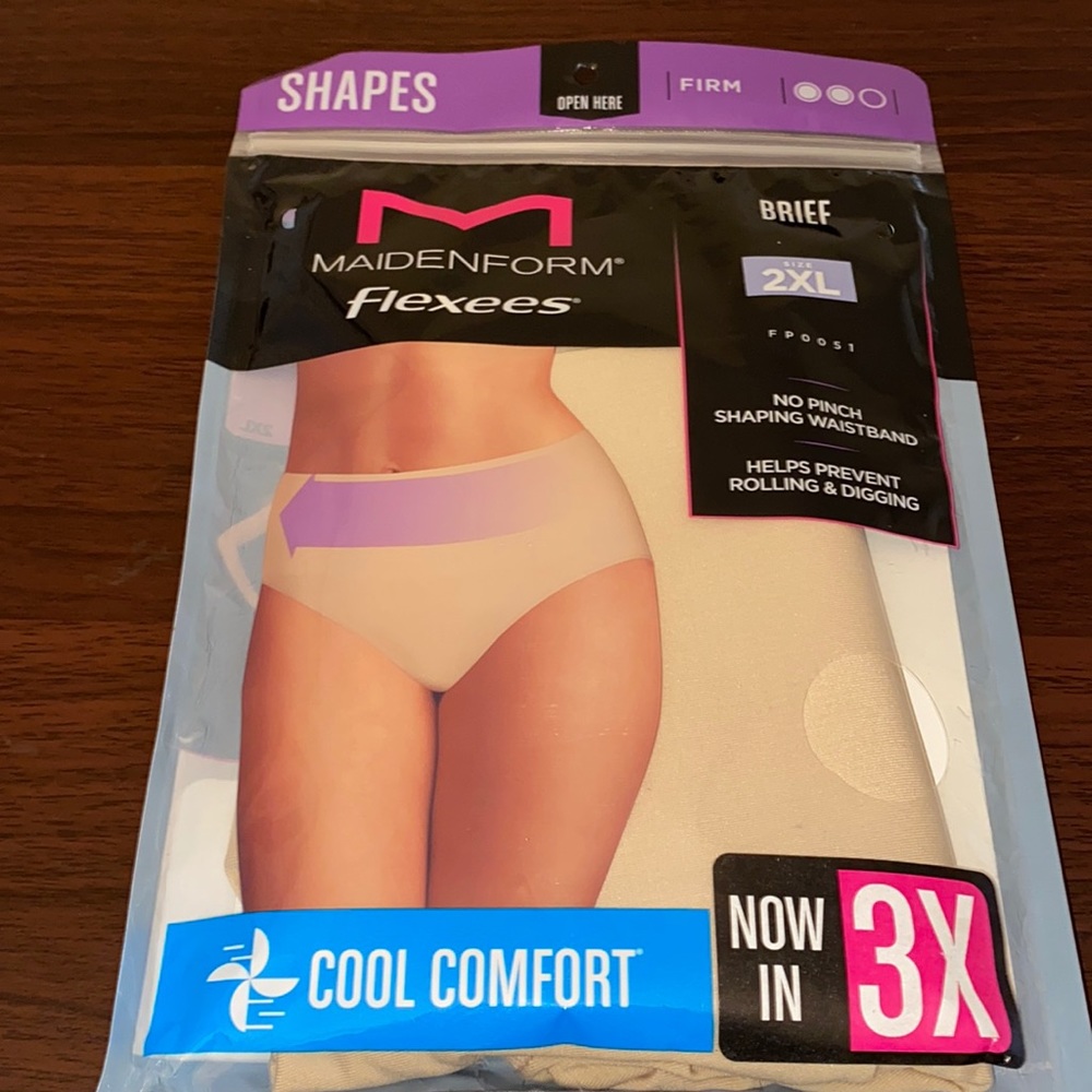 MaidenForm Flexees Woman’s Shaping Briefs